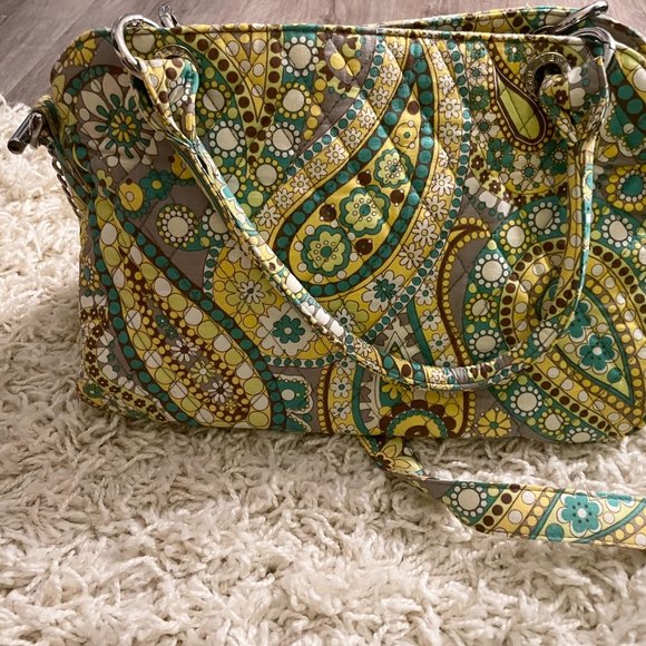 Vera Bradley Removable Chain Shoulder Bag in Retired Lemon Parfait- NWOT - Picture 2 of 7